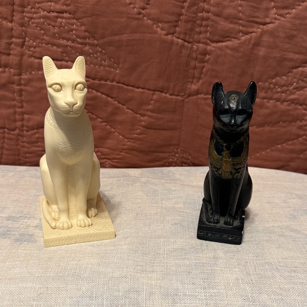 Giannelli Elegant Cat Figurine Set -‎ Black and Cream